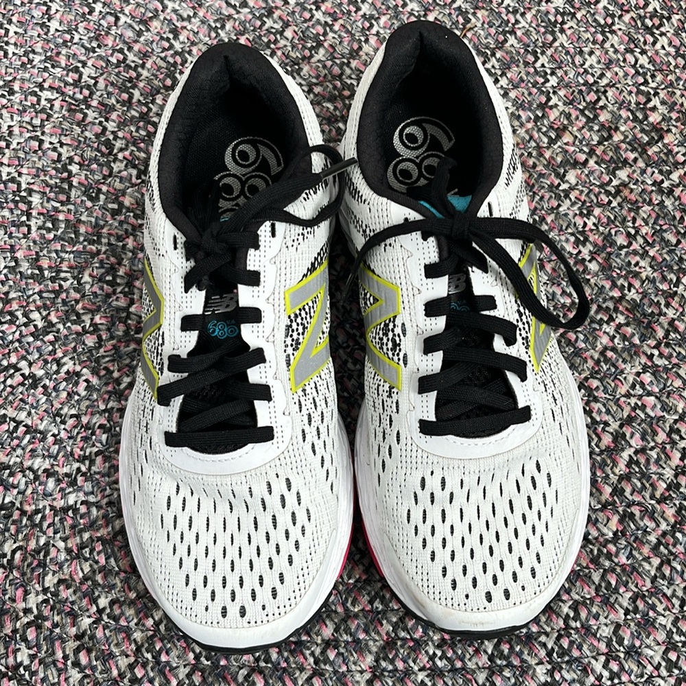NWOT New Balance V.6 680 Size 7.5 D